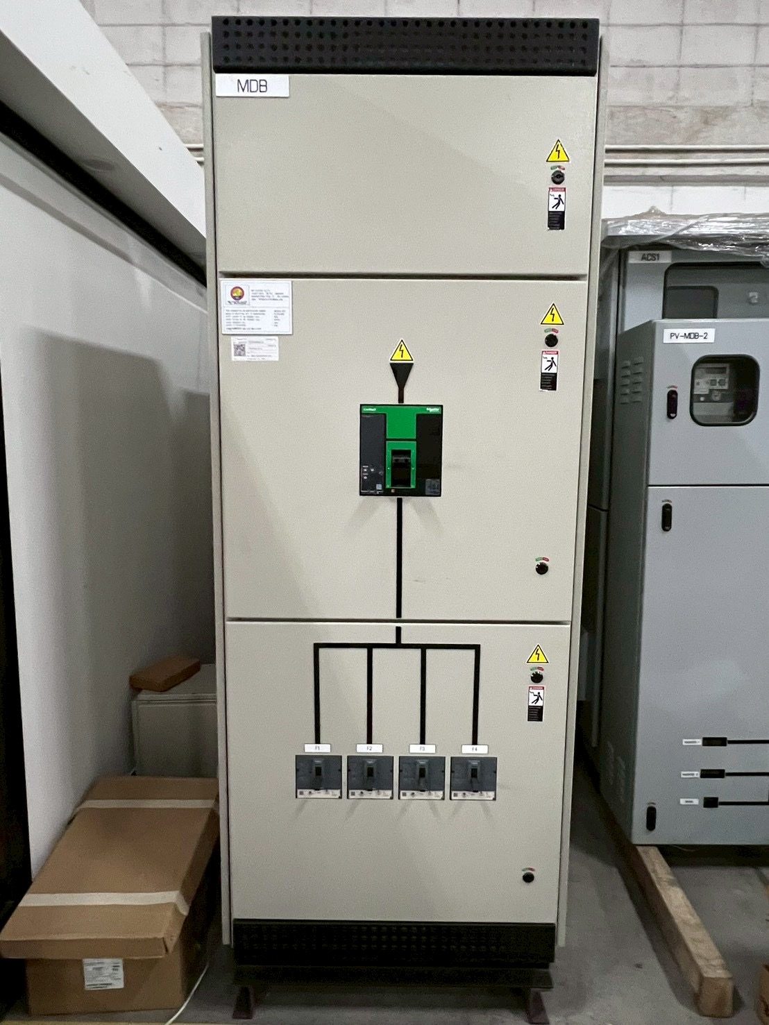 ตู้ไฟฟ้าสำหรับ Solar PV และ EV Charger